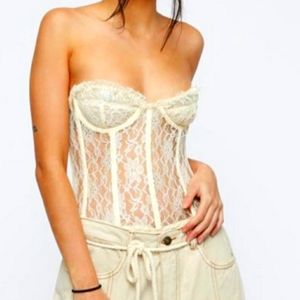 Dreamy lioness cream bustier